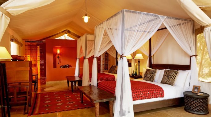 Fairmont Mara Safari Club — Aitong Hills, Mara River Ox-Bow, Kenya